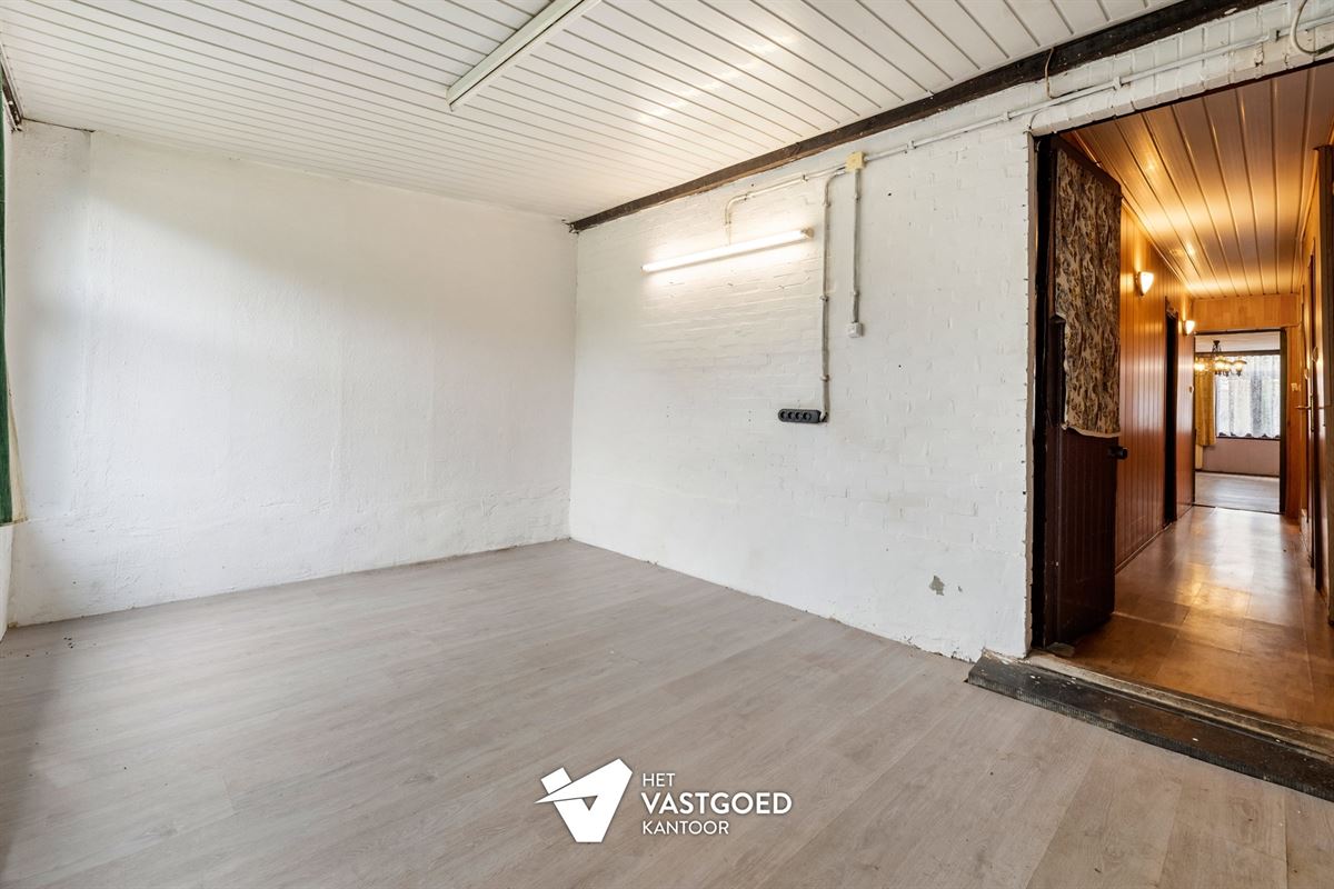 TE RENOVEREN KARAKTERVOLLE WONING UITERST RUSTIG GELEGEN TE BERINGEN-MIJN