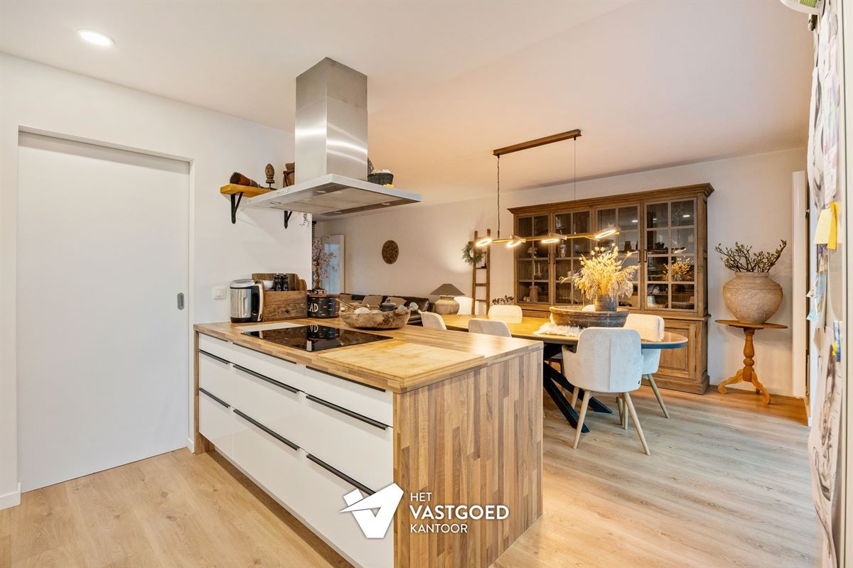 INSTAPKLARE WONING MET 3 SLAAPKAMERS EN TUIN MET TUINKAMER TE ZONHOVEN