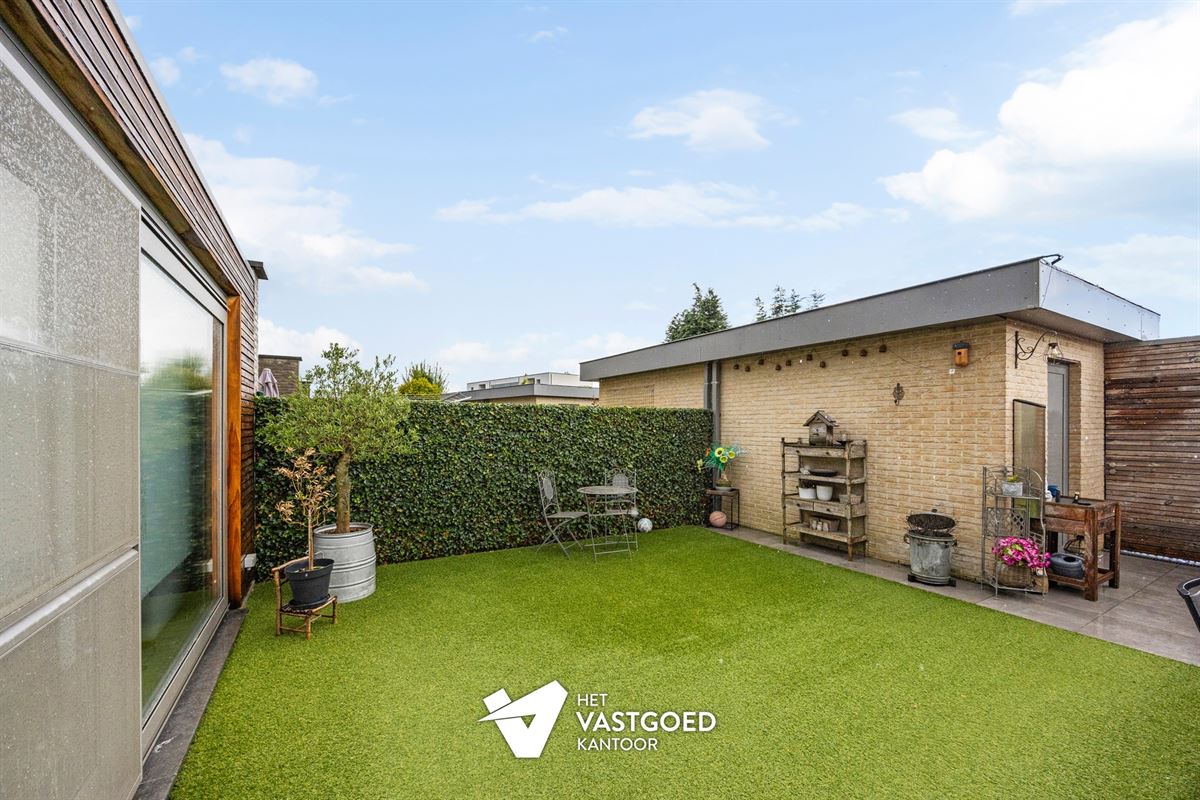 INSTAPKLARE WONING MET 3 SLAAPKAMERS EN TUIN MET TUINKAMER TE ZONHOVEN