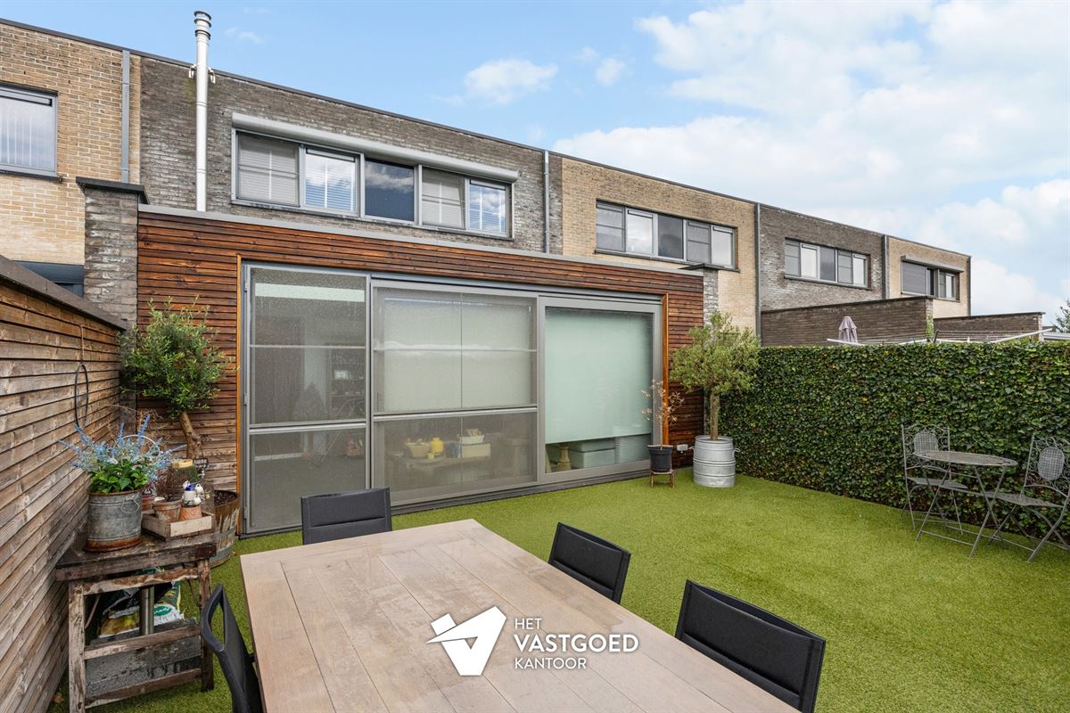 INSTAPKLARE WONING MET 3 SLAAPKAMERS EN TUIN MET TUINKAMER TE ZONHOVEN