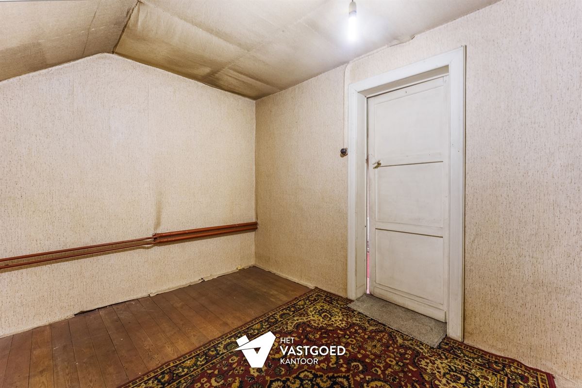 TE RENOVEREN RIJWONING MET 4 SLAAPKAMERS TE BEVERLO