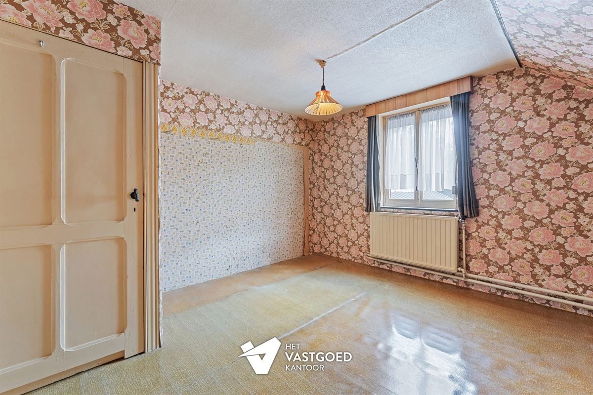 TE RENOVEREN RIJWONING MET 4 SLAAPKAMERS TE BEVERLO