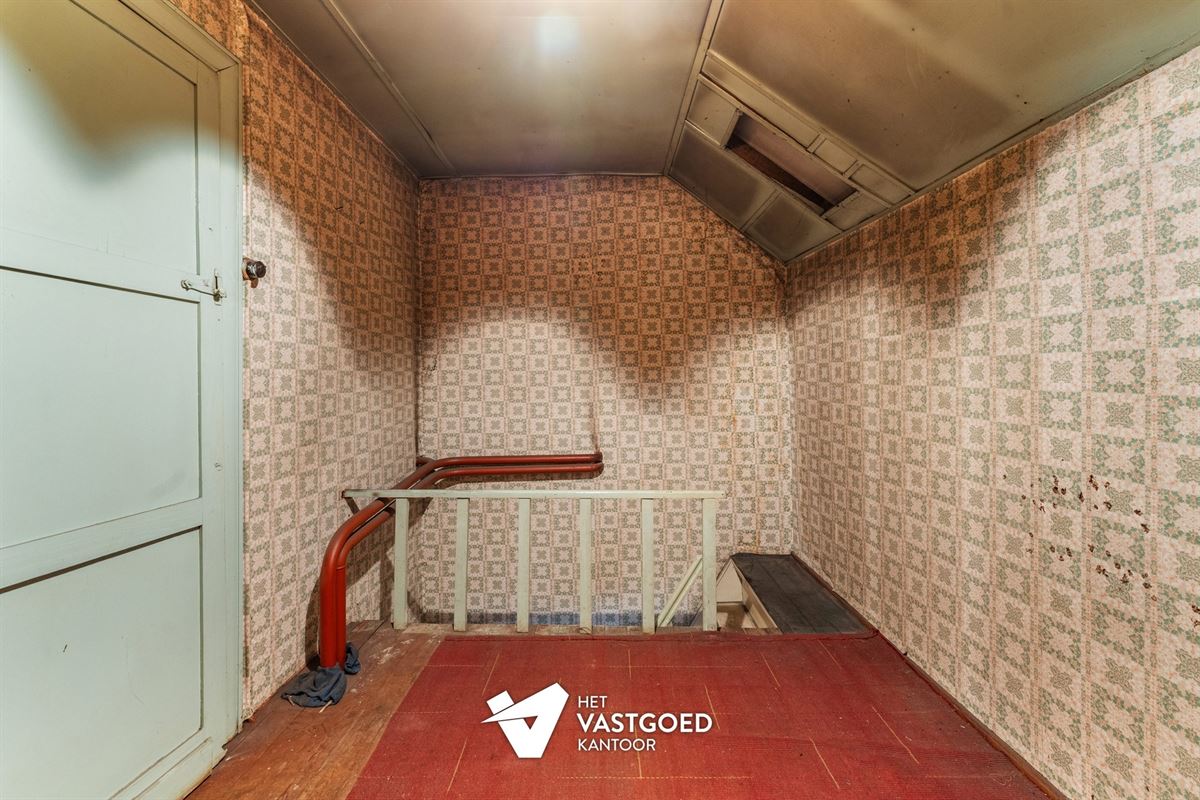 TE RENOVEREN RIJWONING MET 4 SLAAPKAMERS TE BEVERLO