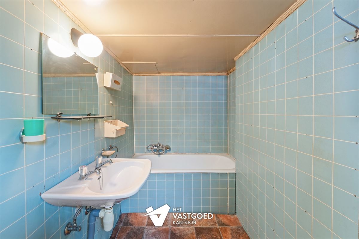 TE RENOVEREN RIJWONING MET 4 SLAAPKAMERS TE BEVERLO