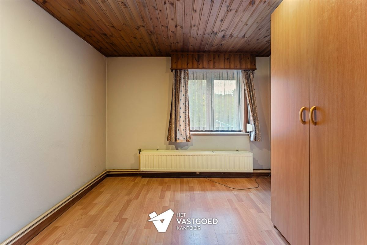 TE RENOVEREN WONING MET 3 SLAAPKAMERS TE BEVERLO