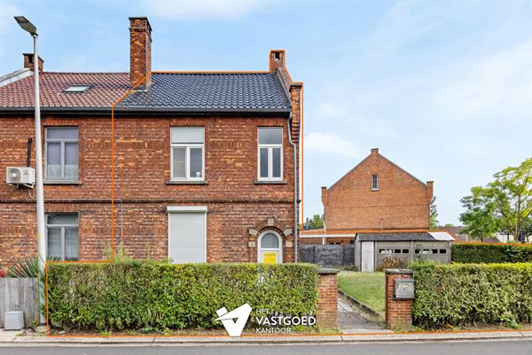 TE RENOVEREN KARAKTERVOLLE WONING MET 3 SLAAPKAMERS TE BERINGEN-MIJN