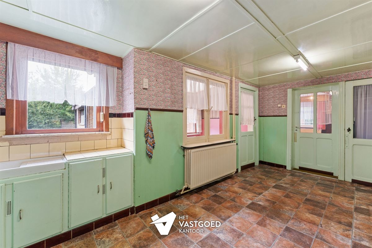 TE RENOVEREN RIJWONING MET 4 SLAAPKAMERS TE BEVERLO