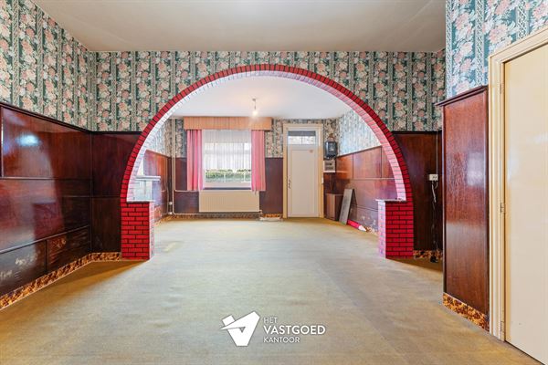 TE RENOVEREN RIJWONING MET 4 SLAAPKAMERS TE BEVERLO