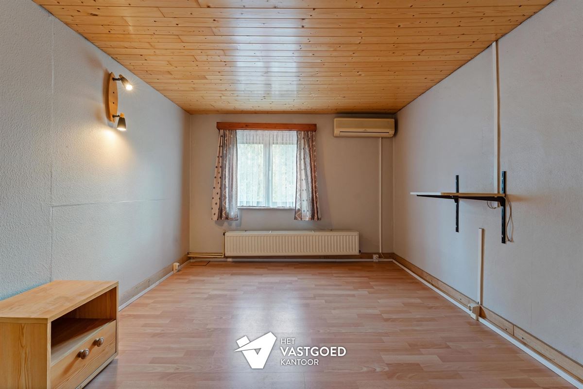 TE RENOVEREN WONING MET 3 SLAAPKAMERS TE BEVERLO