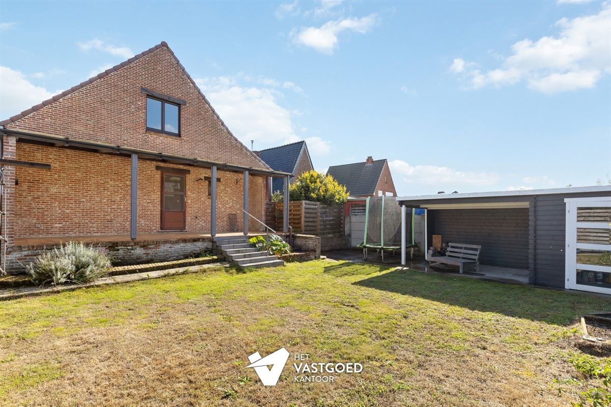 INSTAPKLARE OPEN WONING GELEGEN OP EEN RUSTIGE LIGGING