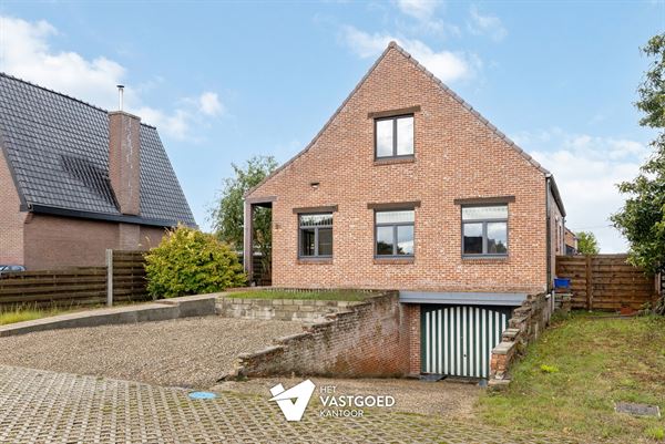 INSTAPKLARE OPEN WONING GELEGEN OP EEN RUSTIGE LIGGING