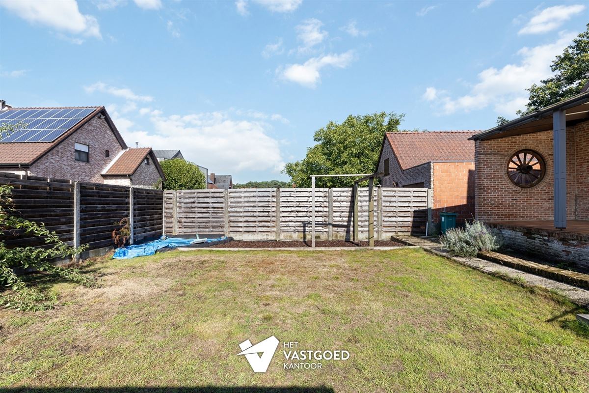 INSTAPKLARE OPEN WONING GELEGEN OP EEN RUSTIGE LIGGING