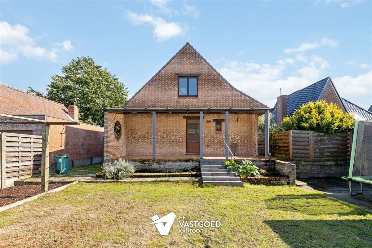 INSTAPKLARE OPEN WONING GELEGEN OP EEN RUSTIGE LIGGING