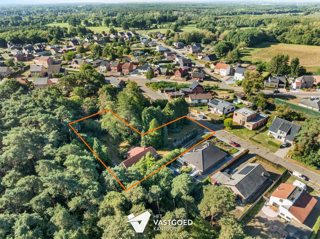 TE RENOVEREN WONING OP PERCEEL VAN 28 ARE VLAK BIJ KOERSEL-CENTRUM