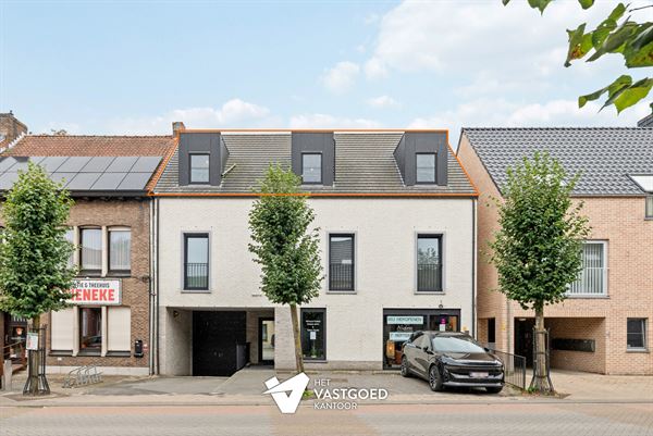 PRACHTIGE, RUIME PENTHOUSE MET 3 KAMERS IN CENTRUM