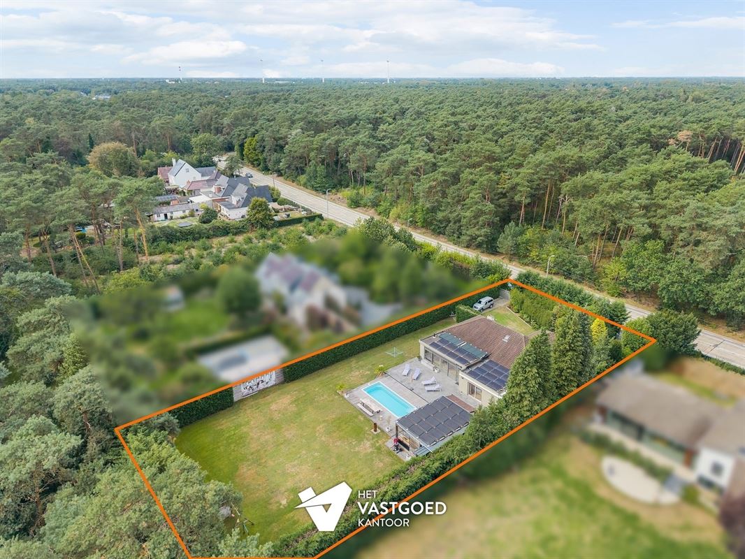 GELIJKVLOERSE VILLA MET ZWEMBAD, POOLHOUSE EN ENERGIEZUINIG WOONCOMFORT IN MOL