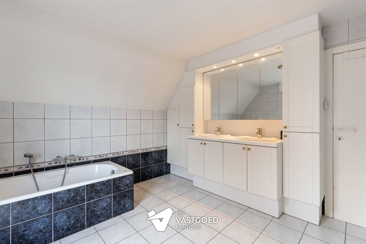 PERFECT ONDERHOUDEN, INSTAPKLARE WONING OP IDEALE LIGGING