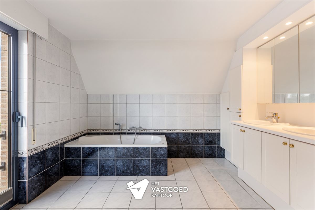 PERFECT ONDERHOUDEN, INSTAPKLARE WONING OP IDEALE LIGGING