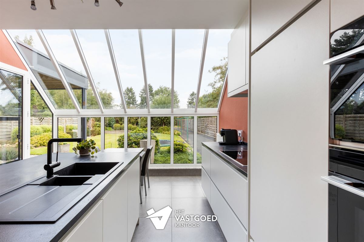 PERFECT ONDERHOUDEN, INSTAPKLARE WONING OP IDEALE LIGGING