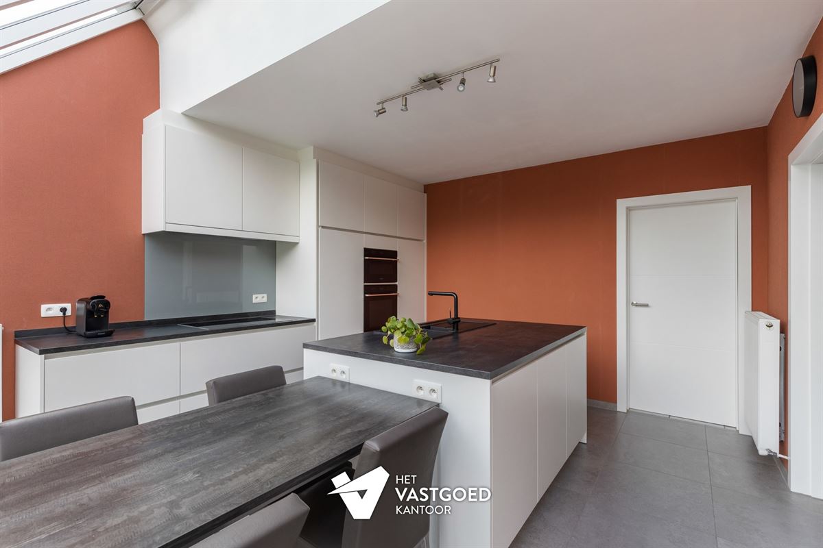PERFECT ONDERHOUDEN, INSTAPKLARE WONING OP IDEALE LIGGING