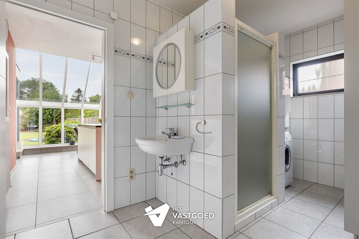 PERFECT ONDERHOUDEN, INSTAPKLARE WONING OP IDEALE LIGGING