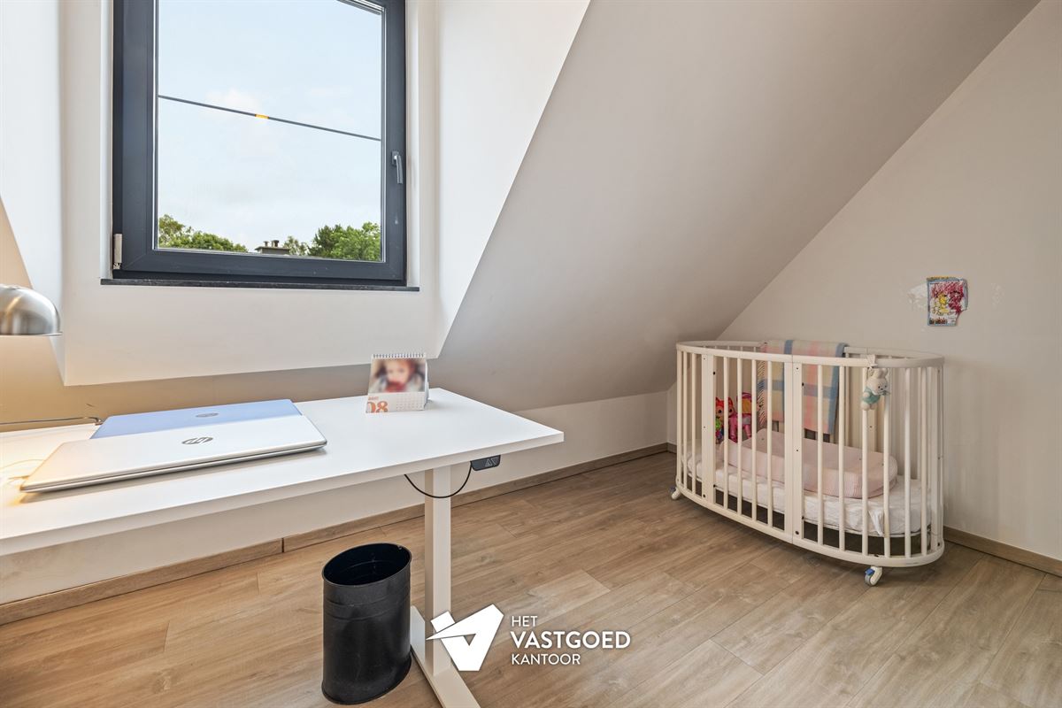 PRACHTIGE, RUIME PENTHOUSE MET 3 KAMERS IN CENTRUM
