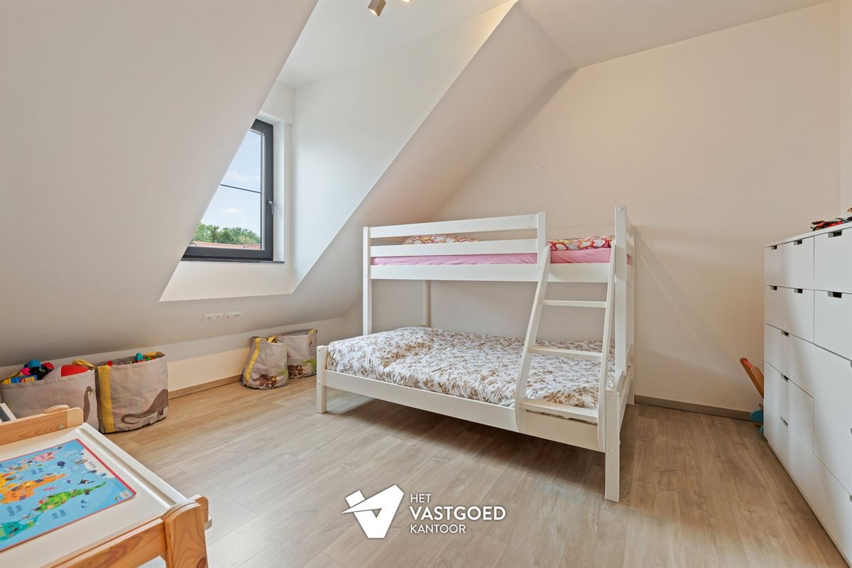 PRACHTIGE, RUIME PENTHOUSE MET 3 KAMERS IN CENTRUM