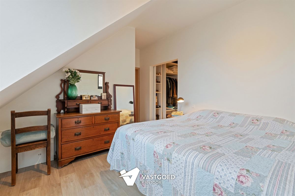 PRACHTIGE, RUIME PENTHOUSE MET 3 KAMERS IN CENTRUM