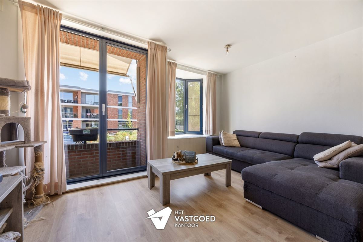CENTRAAL GELEGEN, INSTAPKLARE BEL-ÉTAGEWONING