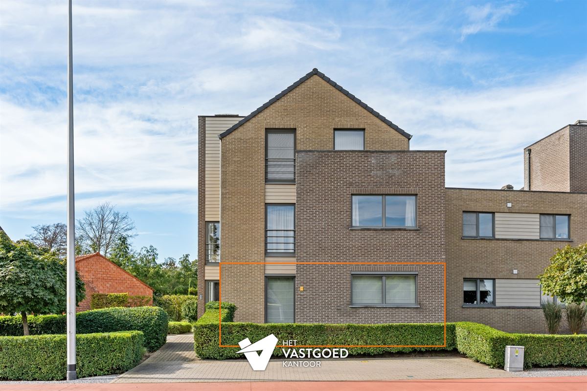 RUIM 2 SLAAPKAMER APPARTEMENT MET ZICHT OVER DE GEMEENSCHAPPELIJKE TUIN