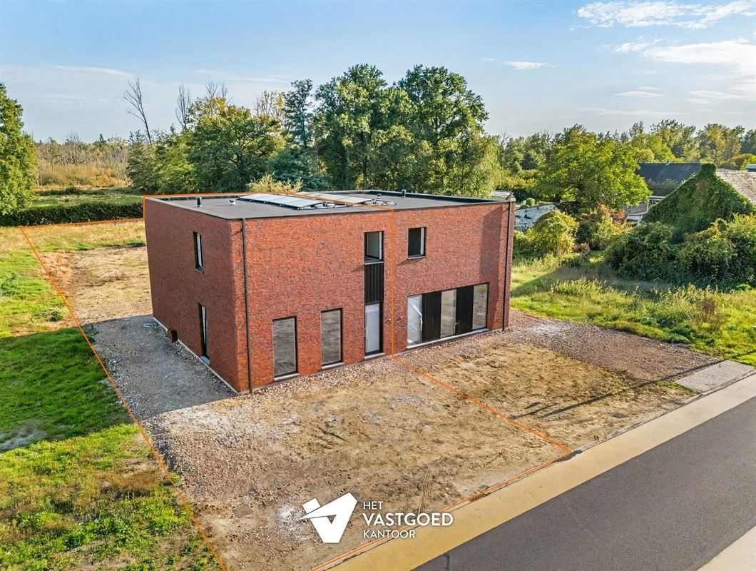 VOLLEDIG AFGEWERKTE NIEUWBOUWWONING TEGEN NATUURGEBIED!