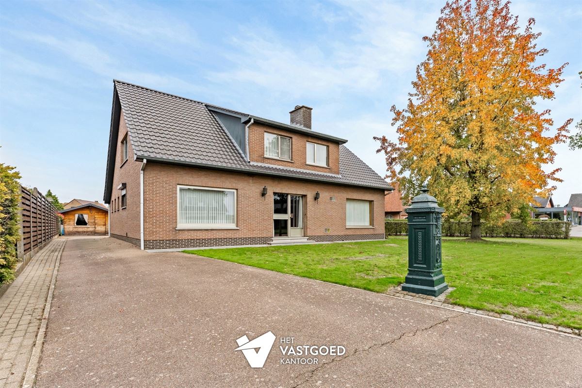 PERFECT ONDERHOUDEN WONING MET 4 SLAAPKAMERS OP EEN RUIM HOEKPERCEEL VAN 12A75 EN CENTRALE LIGGING TE LUMMEN
