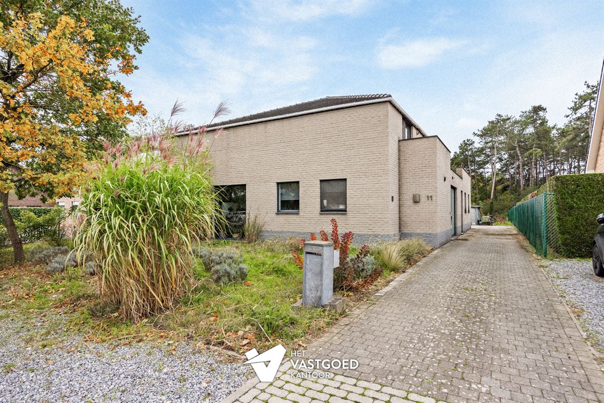 RUIME WONING MET COMMERCIELE OF MULTIFUNCTIONELE RUIMTE OP RUIM PERCEEL IN EEN GROENE OMGEVING