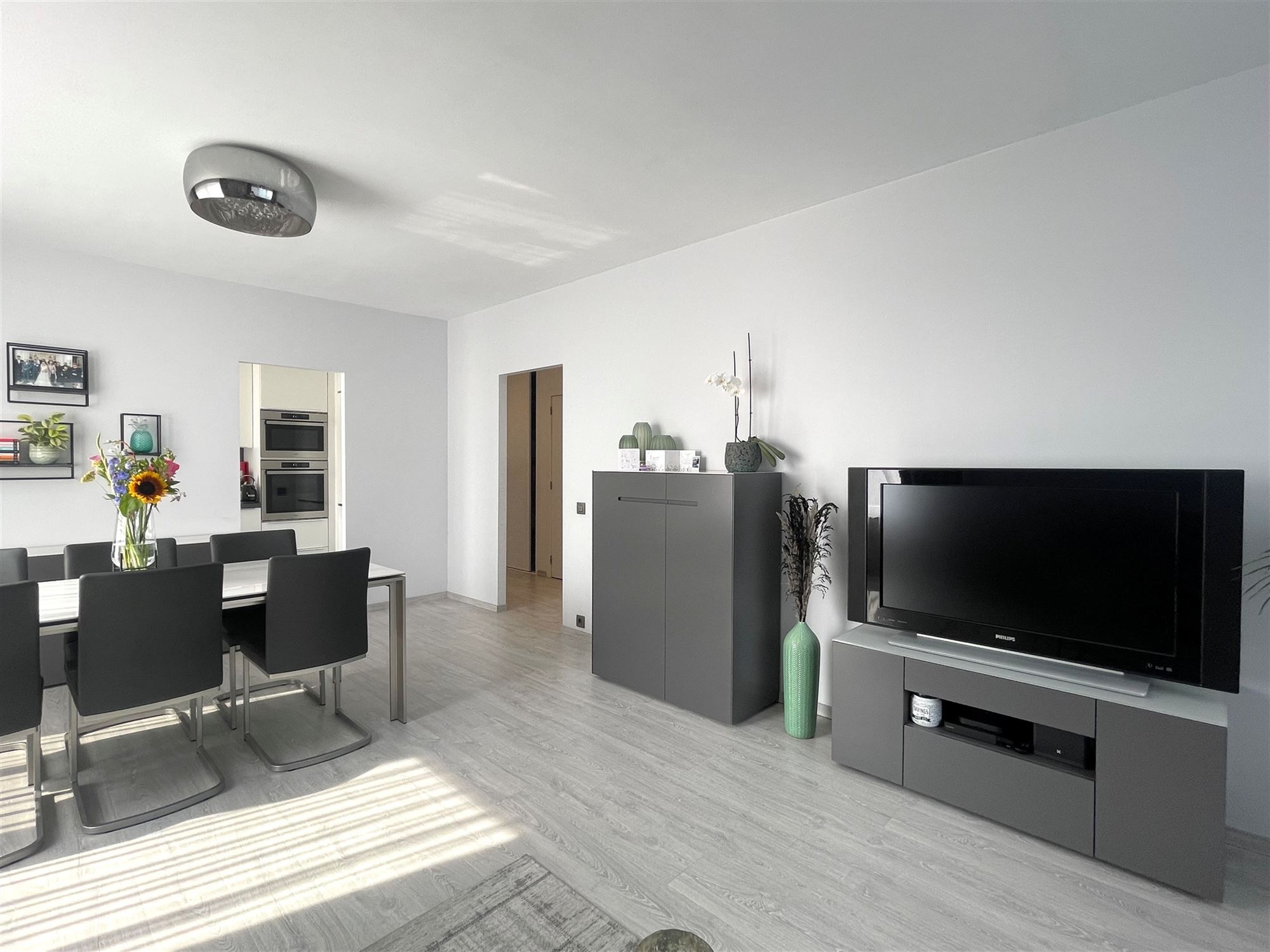 Hedendaags appartement met 2 slaapkamers en een staanplaats!