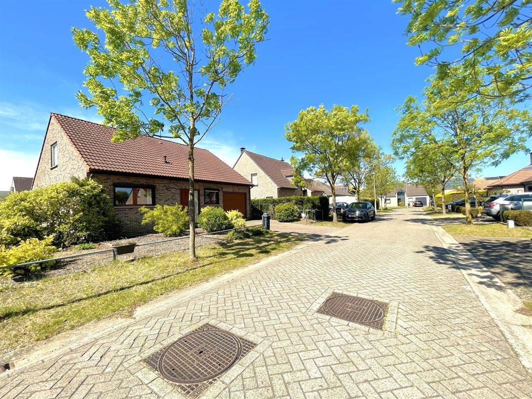 Open bebouwing met uitbreidingsmogelijkheden en zonnige tuin