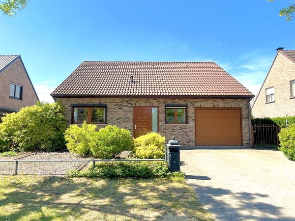 Open bebouwing met uitbreidingsmogelijkheden en zonnige tuin