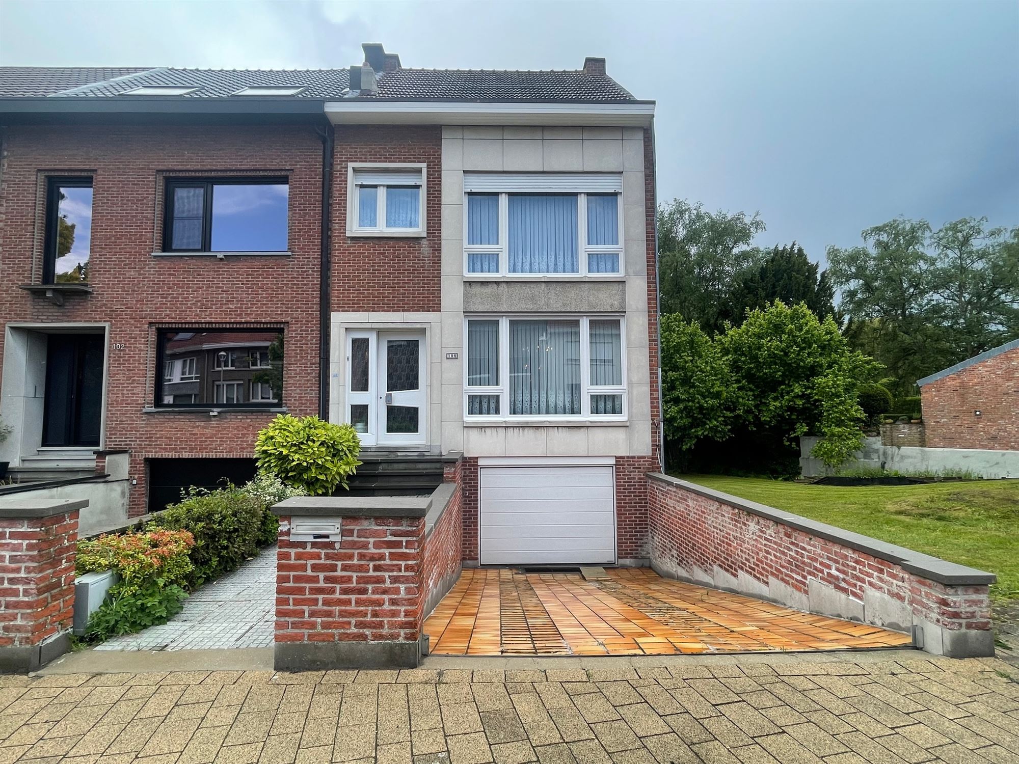 Solide gezinswoning met garage en tuin