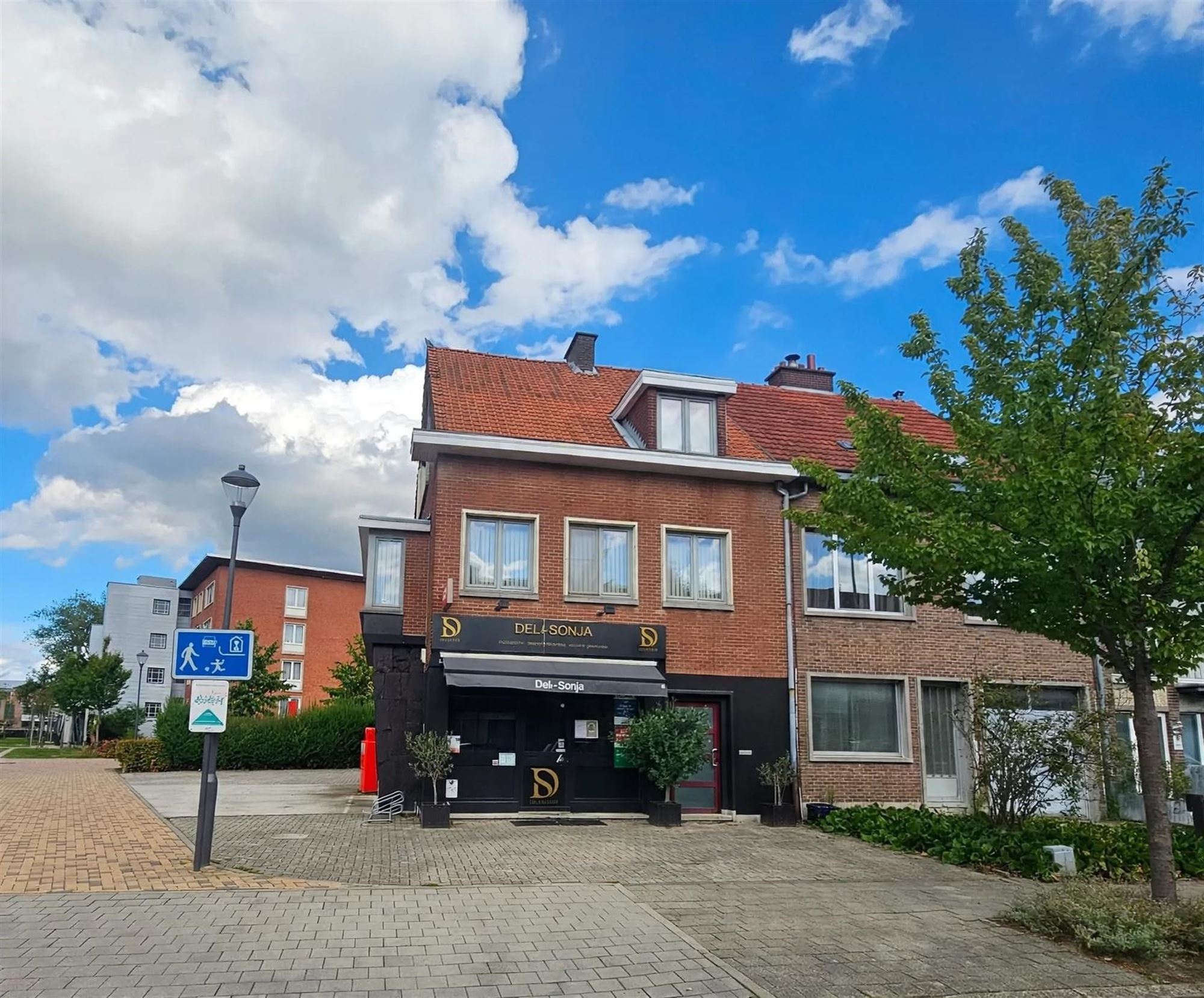 Een centraal gelegen handelsgelijkvloers!