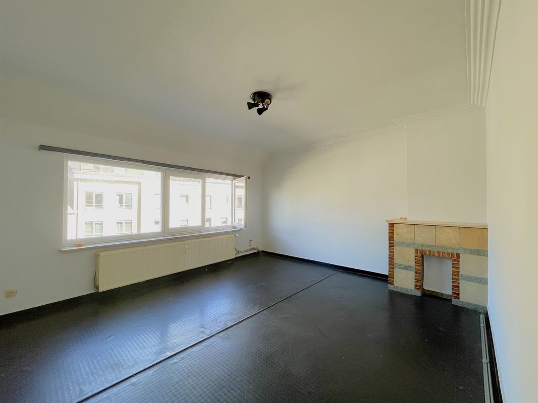 Te renoveren appartement nabij De Schorre