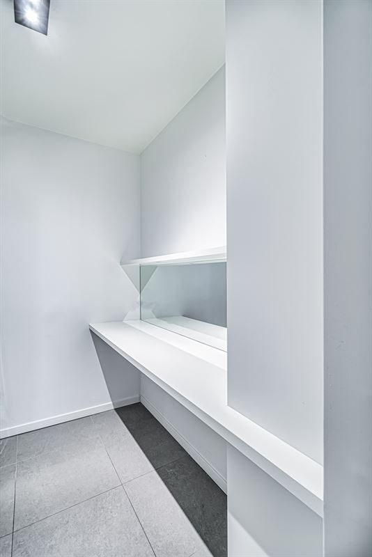 Image 6 : Appartement à 1180 UCCLE (Belgique) - Prix 1.450 €