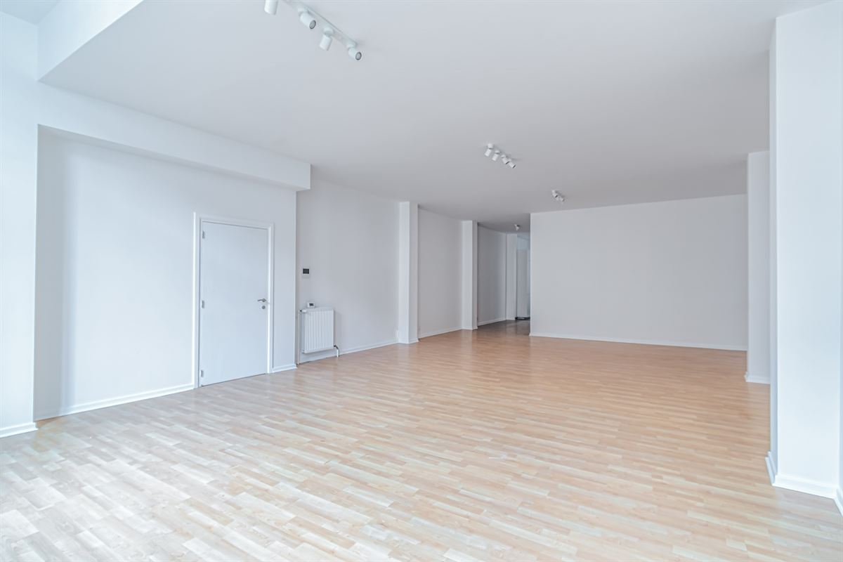 Image 4 : Apartment IN 1050 IXELLES (Belgium) - Price 1.450 €