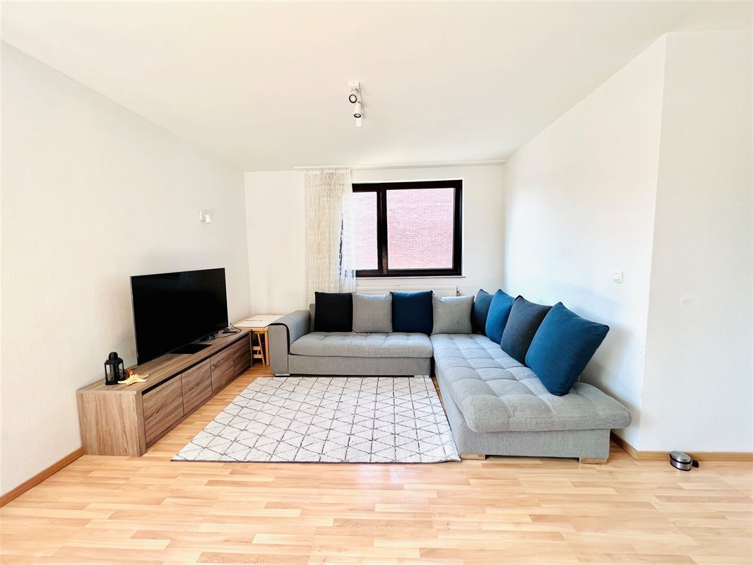 Image 2 : Appartement à 1180 UCCLE (Belgique) - Prix 950 €