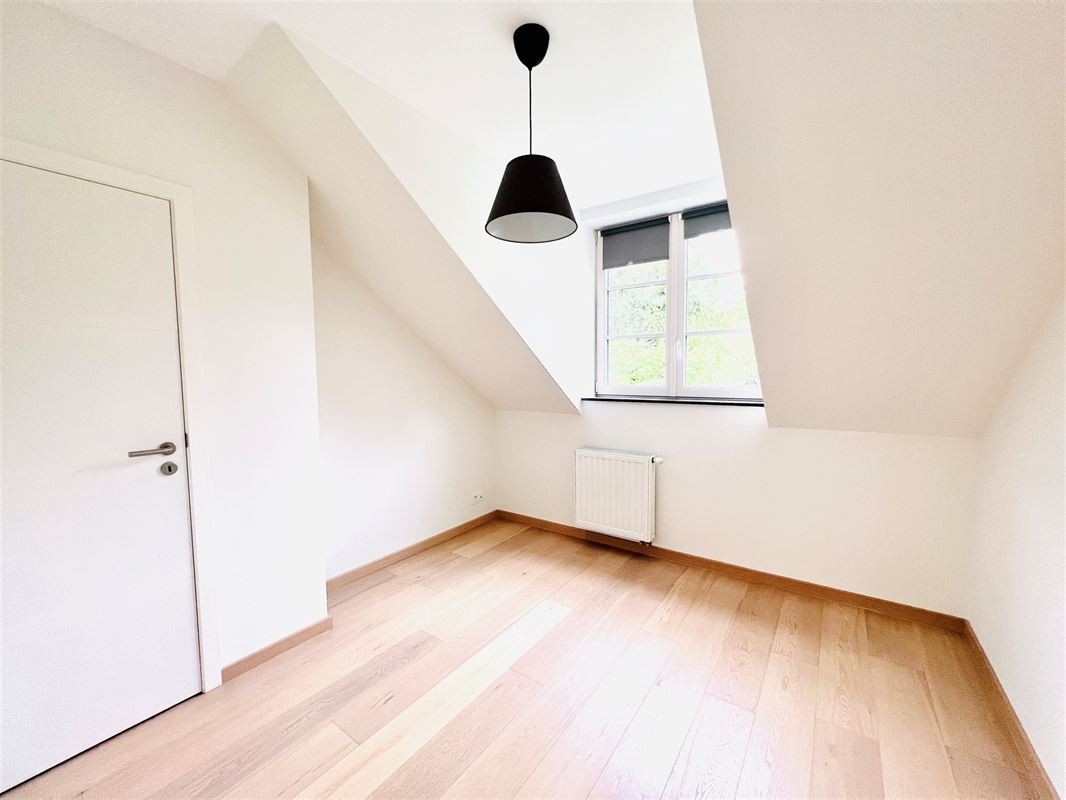 Image 9 : Appartement à 1180 UCCLE (Belgique) - Prix 1.400 €