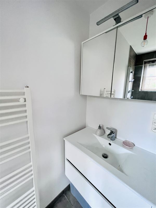 Image 11 : Apartment IN 1180 UCCLE (Belgium) - Price 1.500 €