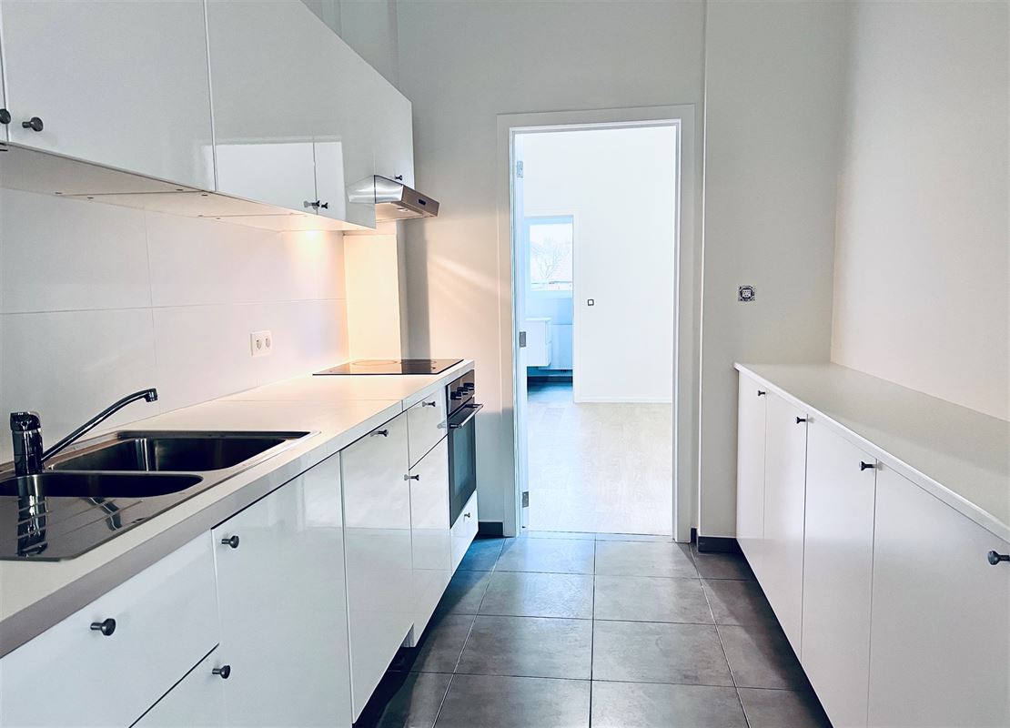 Image 4 : Apartment IN 1050 IXELLES (Belgium) - Price 1.200 €