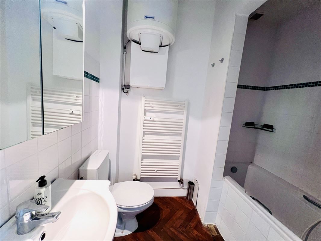 Image 7 : Appartement à 1050 IXELLES (Belgique) - Prix 950 €