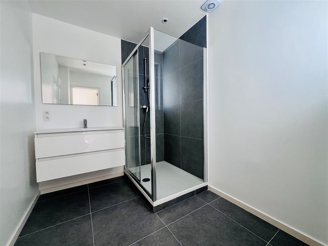 Image 9 : Appartement à 1200 WOLUWE-SAINT-LAMBERT (Belgique) - Prix 1.400 €
