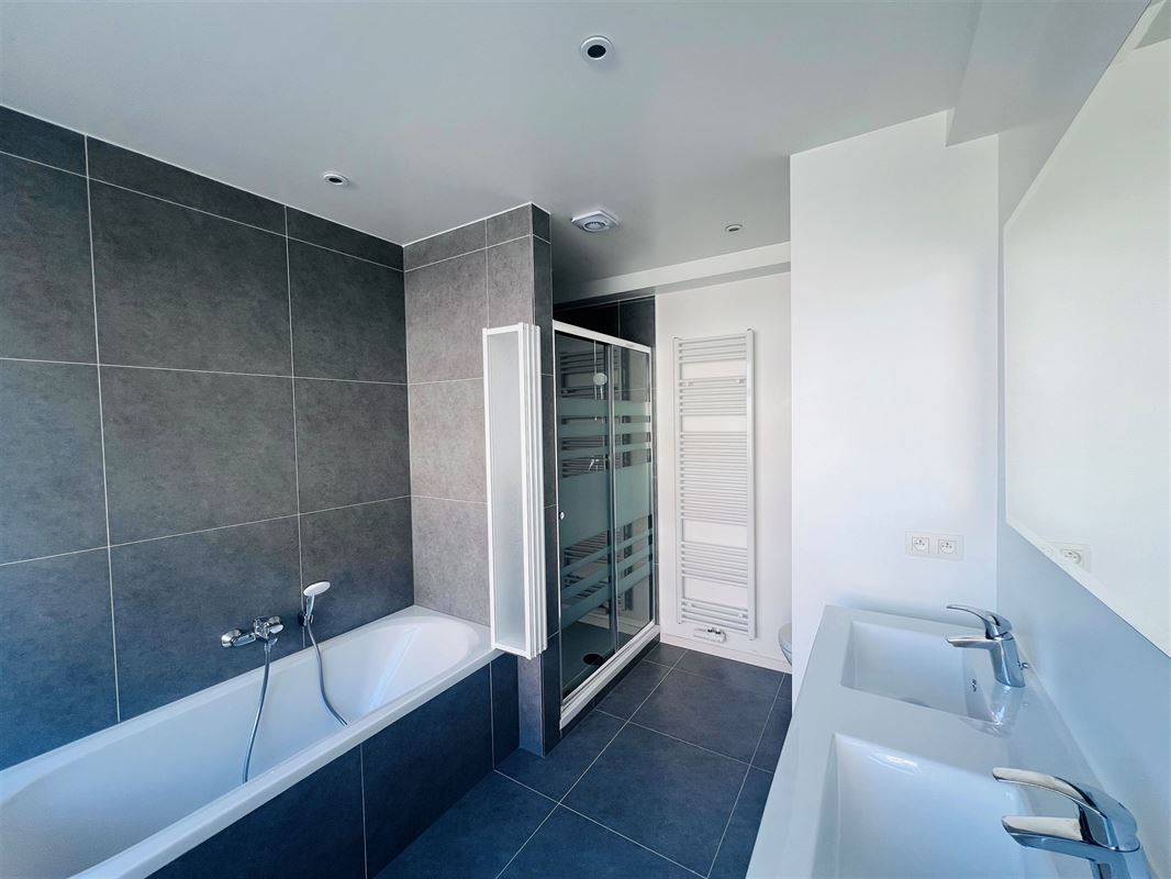 Image 6 : Appartement à 1200 WOLUWE-SAINT-LAMBERT (Belgique) - Prix 1.400 €