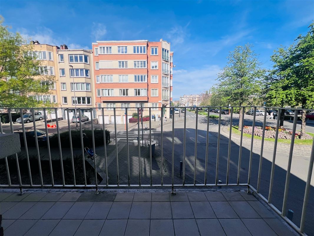 Image 3 : Appartement à 1200 WOLUWE-SAINT-LAMBERT (Belgique) - Prix 1.400 €