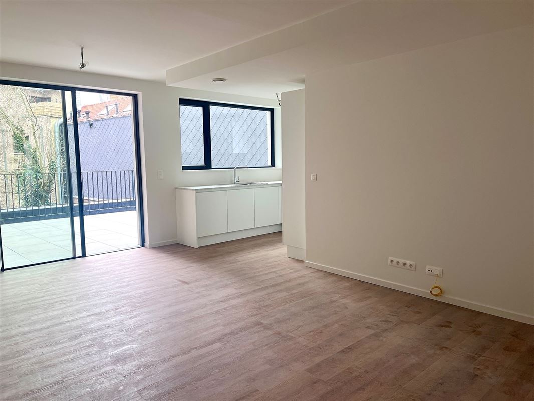 Image 2 : Appartement à 1050 IXELLES (Belgique) - Prix 1.475 €